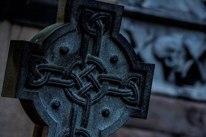 Small Group Edinburgh Underground Vaults & Graveyard Ghost Tour - Authentic Experiences & Authenticity