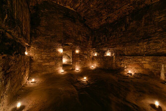 Small Group Ghost Tour incl. Underground Vaults & free drink in Megget's Cellar - The Sum Up