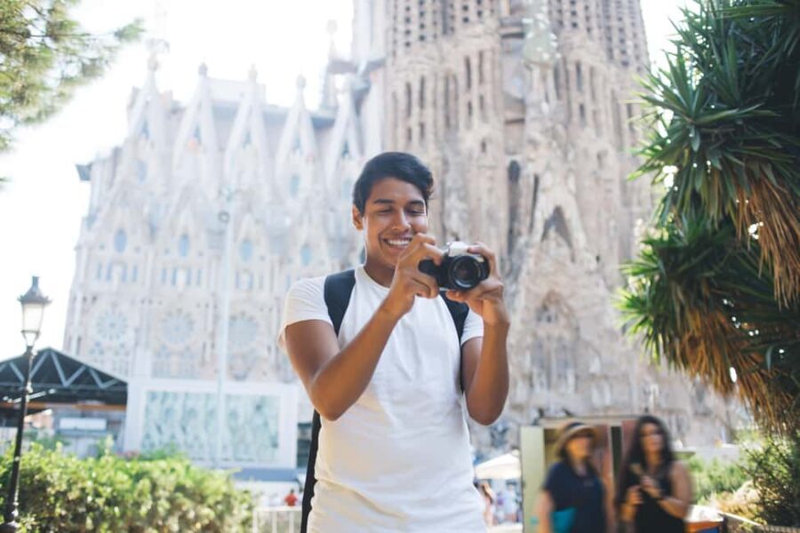 Small-Group Sagrada Familia Fully Guided Tour - What to Expect from the Tour