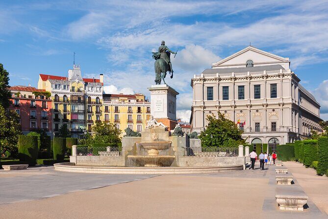 Small Group Tour of the Austrias in Madrid - What Makes This Tour Stand Out?