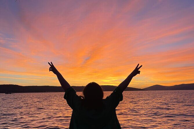 Split After Dark - Boat Crawl with Free Shots & VIP Club Access - Practical Considerations