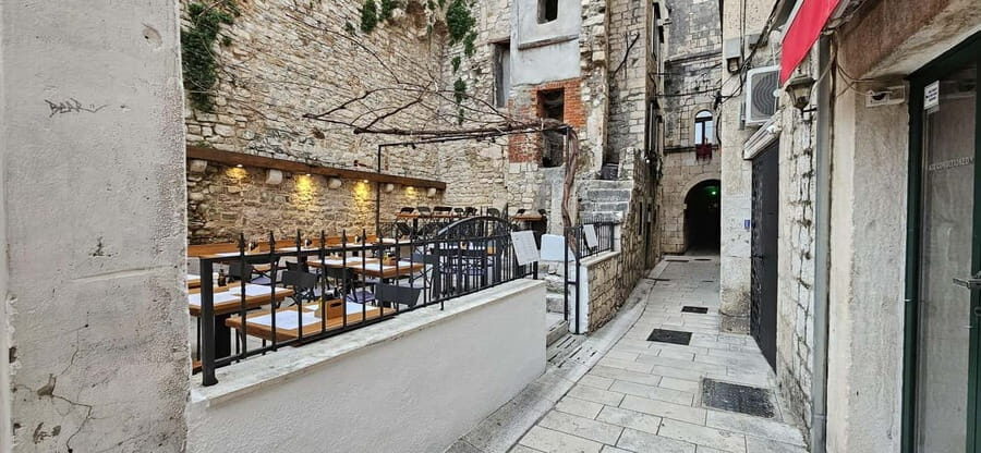 Split and Klis Fortress Day Tour From Dubrovnik! - Transportation and Comfort