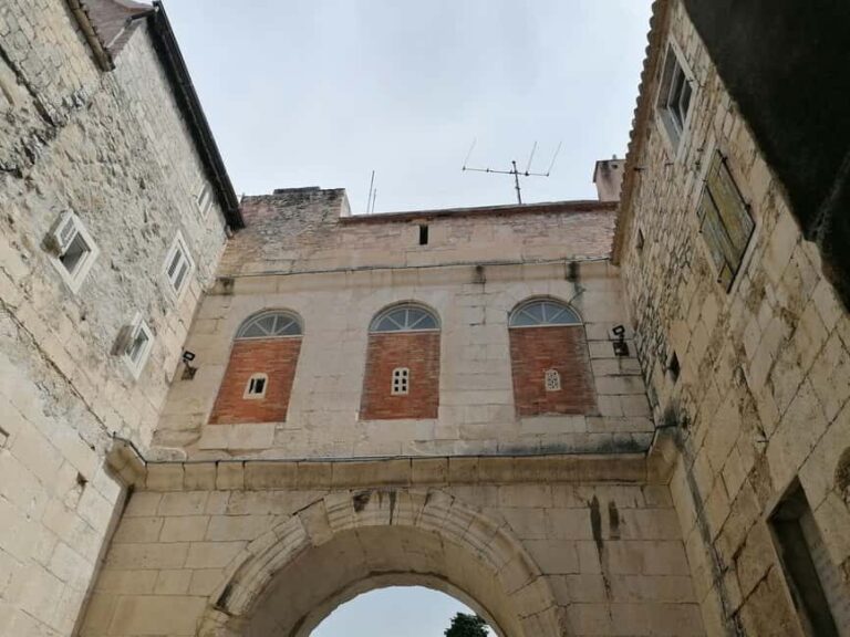 Split; Private Morning Walking Tour in Split - Strolling Along the Riva Promenade