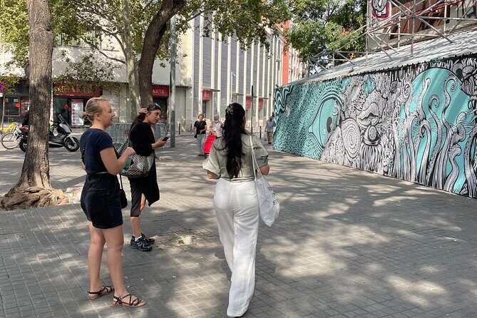 Street art, Sculptures and Murders Walking Tour in Barcelona - What Makes This Tour Stand Out?
