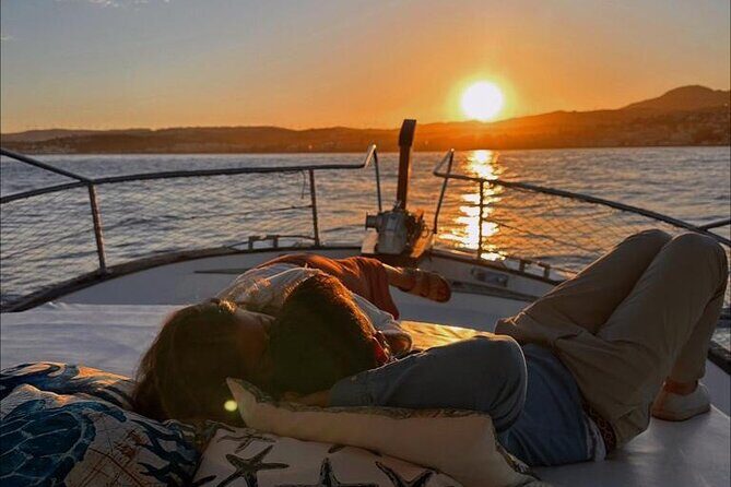 Sunset by Estepona Bay + Bottle of Cava + Appetizer - A Detailed Review of the Sunset by Estepona Bay Tour