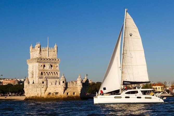 Sunset Catamaran in Lisbon | Music and Open Bar - The Experience in Detail