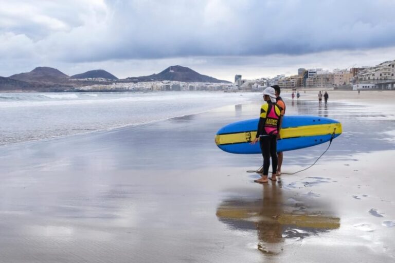 Surf lessons in Las Canteras Beach - Why Surfing at Las Canteras Is Special