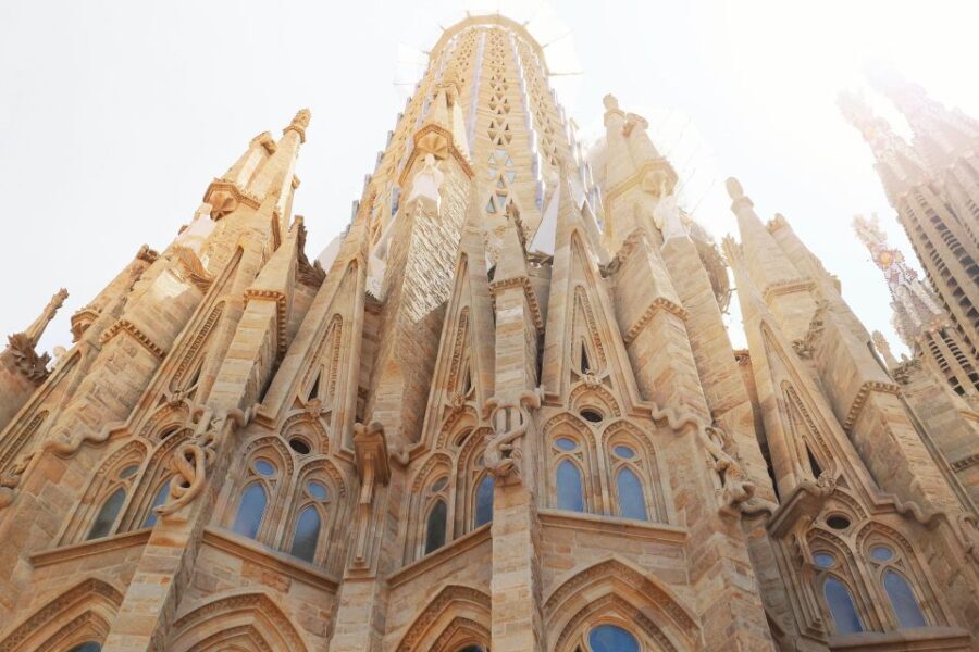The Genuis of Gaudi & Modernist Architects - An In-Depth Look at the Tour Experience