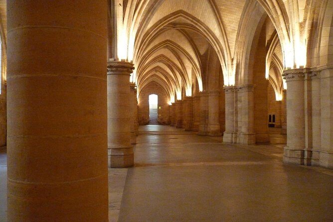 The Medieval Heart of Paris - History Walk (Small Group Tour) - A Closer Look at the Tour Experience