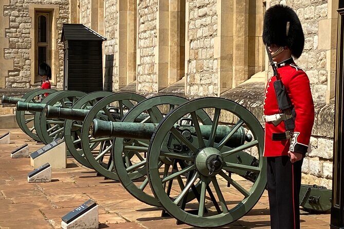 The Tower of London - Small Group Tour with a Local Expert - The Optional Crown Jewels Afternoon Tea