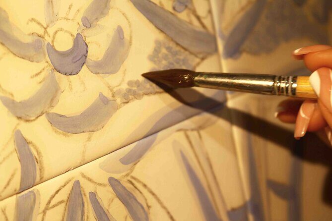 Tile painting workshop in the Algarve - Who Will Love This Experience?
