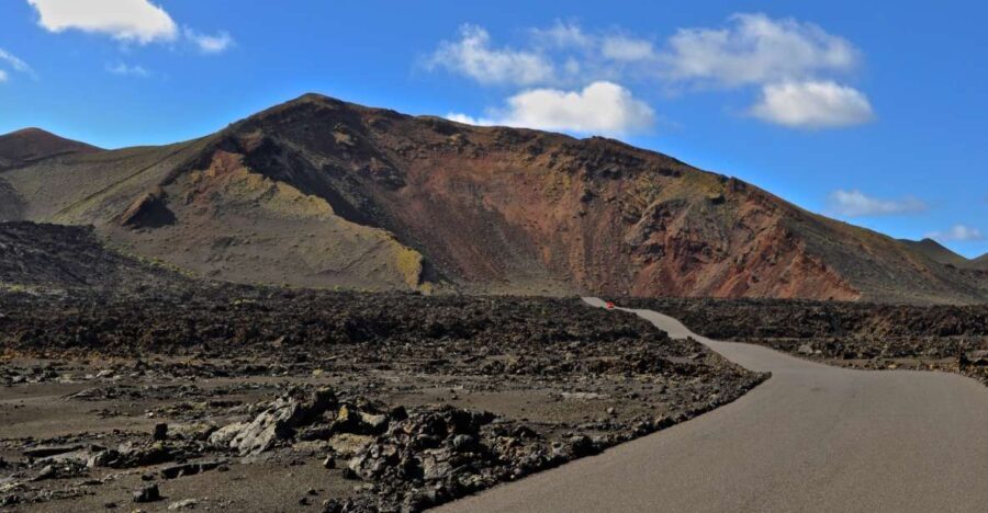 Timanfaya And El Golfo For Cruise Passengers (Mornings) - The Charm of El Golfo and the Green Lagoon