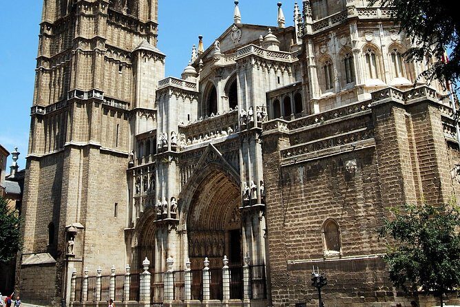 Toledo Tour with Tapas, Wine Tasting and Optional 3 Monuments - FAQ