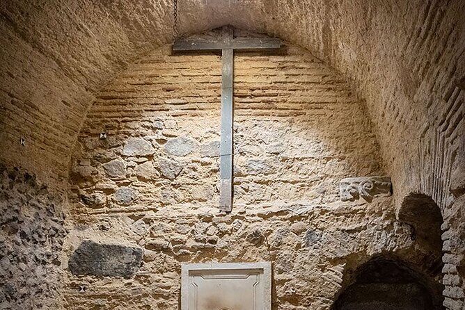 Toledo Underground Tour Visit Thermae and Private Basements - Guide Quality and Atmosphere