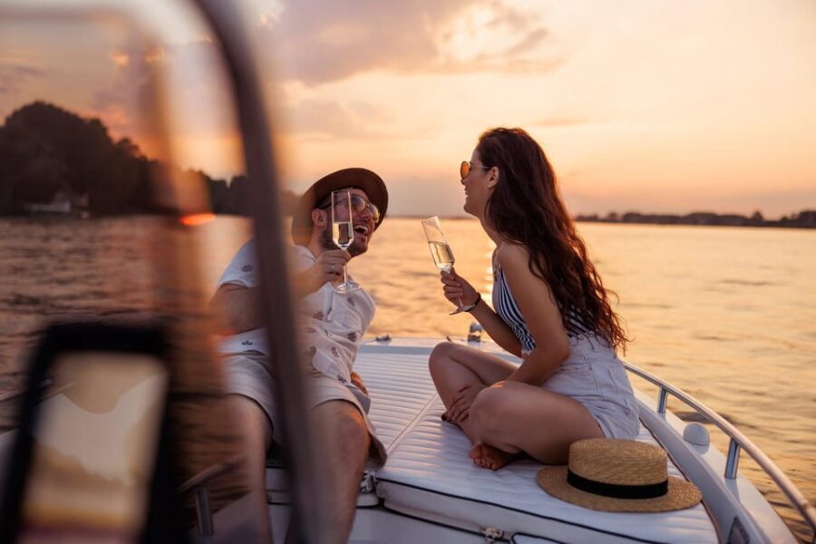 Torrevieja: Sunset onboard + Cava Cup - Discovering Torrevieja from the Water