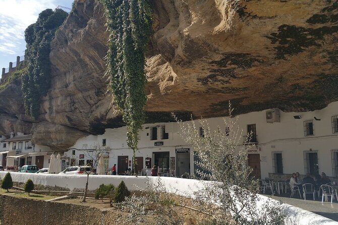 Tour in Ronda with Guided Visit and Setenil de las Bodegas - Transportation and Comfort