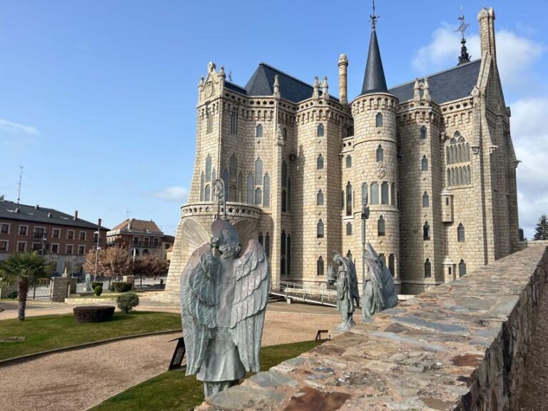 Tour Oviedo Castrillo Polvazares Astorga and Leon Cathedral - The Marvel of Gaudí in Astorga