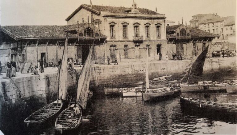 Tour privado por Gijón - Exploring the Old Port and Its Historic Sites