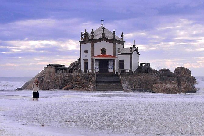 Tour / transfer Lisbon - Porto or Porto Lisbon with tour - Authentic Experiences and Personal Touch