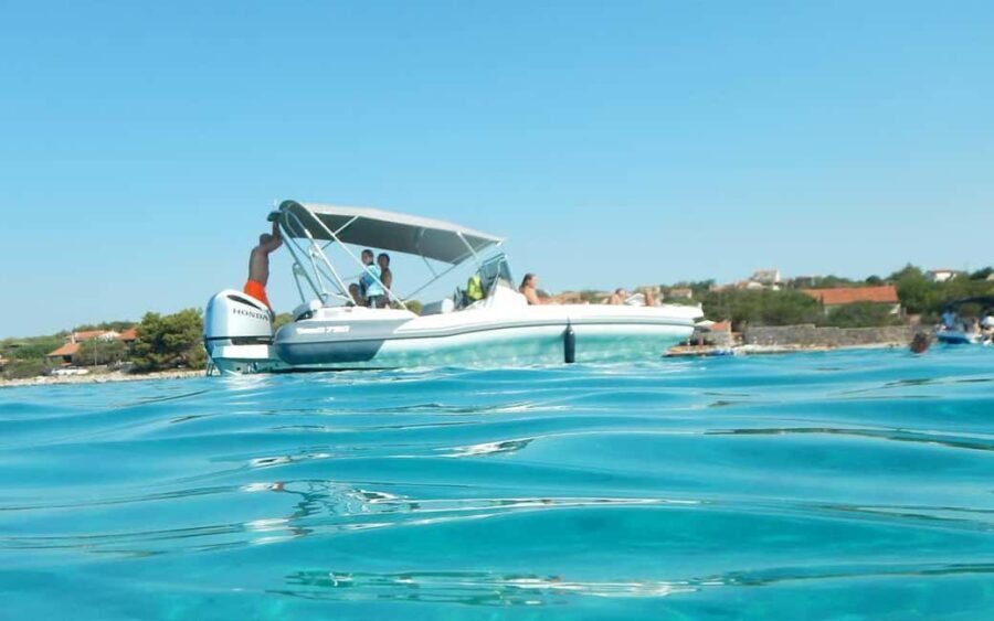 Trogir: White Lagoon, Maslinica & Blue Lagoon Speedboat Tour - What the Tour Includes and Excludes