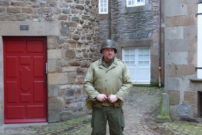 Unusual guided tour of Saint Malo in immersion in 1944 - A Deep Dive into the Experience