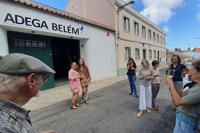 Urban winery tour, premium tasting flight & tapas - Who Will Love This Tour?