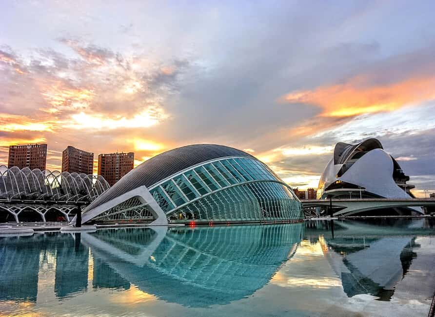 Valencia: House Hunting Guided Bike Tour - Who Will Love This Tour?