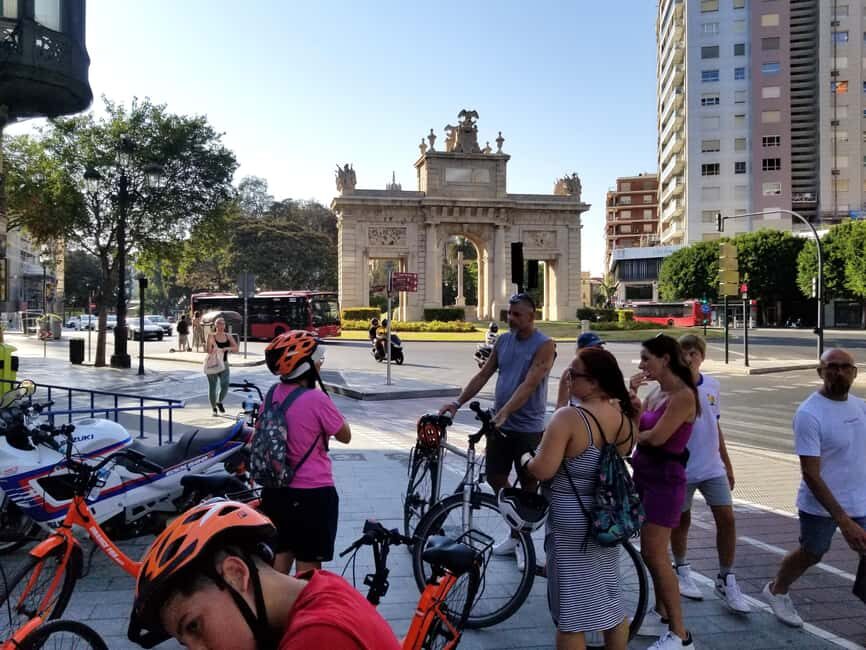 Valencia: Immersive Bike & E-Bike Storytelling Tour & Photos - Why This Tour Offers Great Value