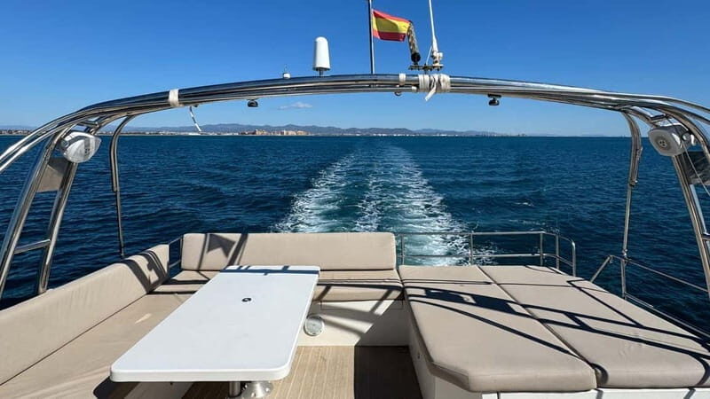 Valencia: Luxury boat ride with captain, drinks, and private bathroom - Detailed Breakdown of the Experience