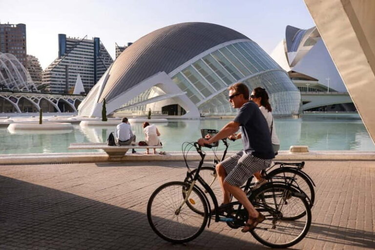 Valencia: Oceanogràfic, Hemisfèric & Science Museum Combos - Exploring Valencia’s City of Arts and Sciences