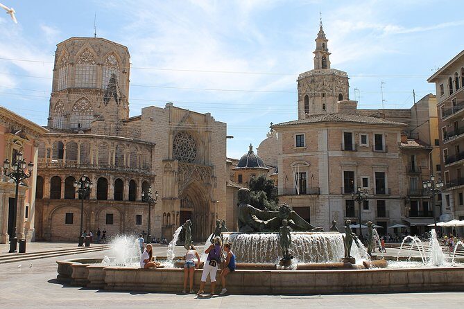 Valencia Old Town Tour with Wine & Tapas in 11th Century Historic Monument - Who Should Consider This Tour?