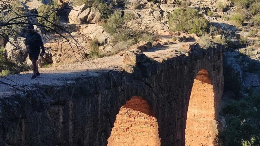 Valencia: Peña Cortada Aqueduct Guided History Hike - Who Should Consider This Tour?