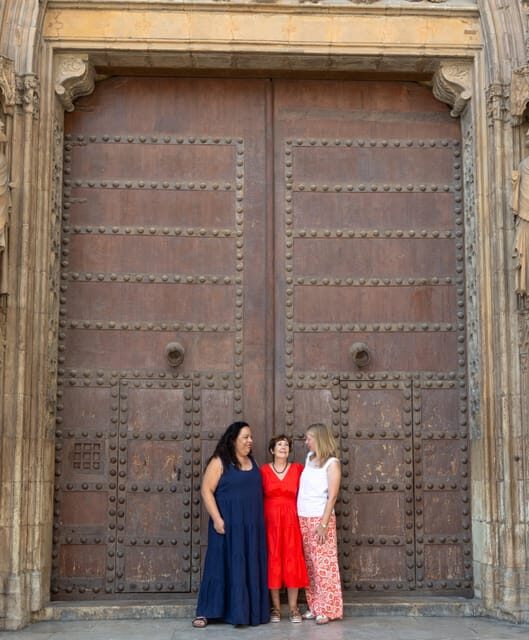 Valencia: Private photo tour at the Ciutat Vella - An in-depth look at the Valencia private photo tour