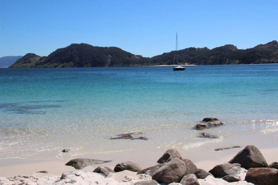 Vigo: Cíes Islands Sailboat Excursion with Skipper - Practical Details and Tips