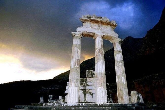 Visit Delphi the famous oracle! Explore the mysteries of the ancient world! - Who Should Consider This Tour?