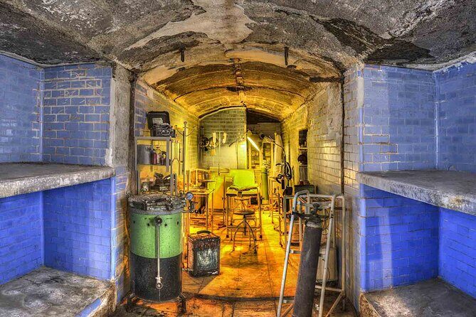 Visit to the shelters of the Spanish Civil War - In-Depth Review of the Shelters Tour