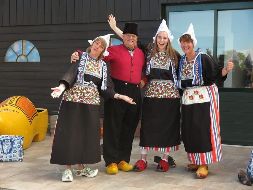 Volendam: Traditional Costume Photo with Cheese & Clog Tour - A Closer Look at the Tour Experience