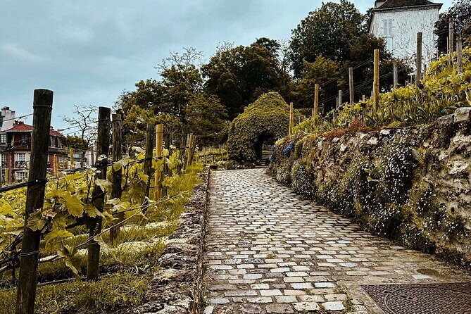 Walking Tour in Montmartre with a guide - A Detailed Breakdown of the Itinerary