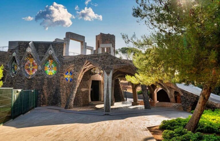 Wines & Wonders: Gaudís Hidden Gems - What to Expect at Each Stop