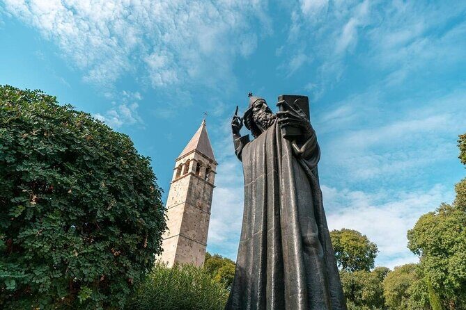 YOUR BEST PRIVATE TOUR - amazing SPLIT, with tickets included - Navigating the City’s Historic Core