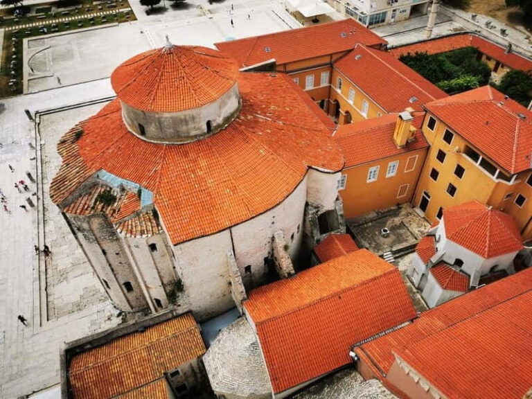 Zadar: City Highlights Walking Tour in Polish - A Detailed Breakdown of the Zadar Evening Walking Tour