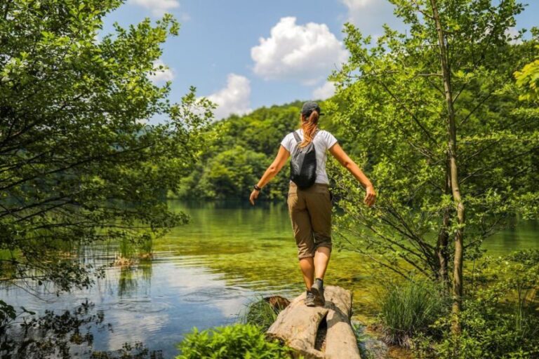 Zadar: Plitvice Lakes Full-Day Guided Tour with a Boat Ride - Exploring the Lakes and Waterfalls