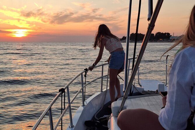 Zadar Sunset Tour by Boat with Wine and Snacks - A Well-Balanced, Authentic Approach to Sunset Viewing
