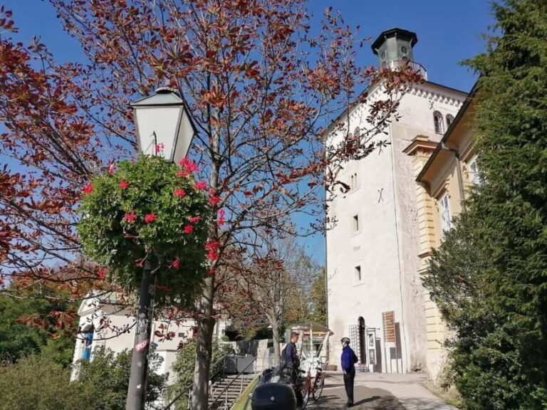 Zagreb: Private walking tour of Zagreb (funicular included) - Who Should Book This Tour?