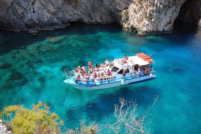 Zakynthos boat tour:Shipwreck& Local blue caves with 3 Swim Stops - FAQs
