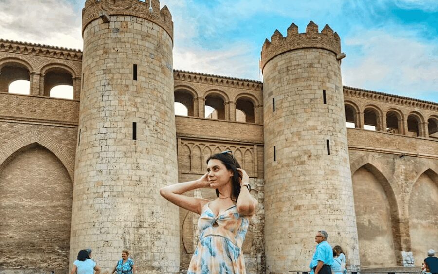 Zaragoza: Complete tour, one thousand and one nights experience with dinner - Frequently Asked Questions