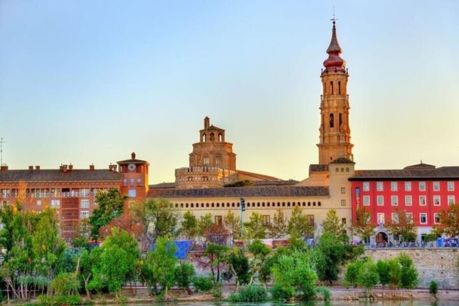 Zaragoza : Must-See Attractions Private Walking Tour - What Makes This Tour Special