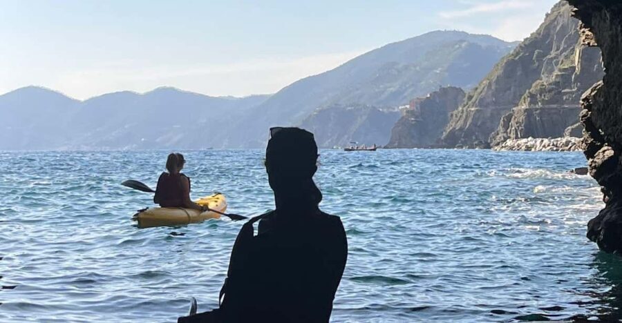 1 hour Double Kayak Rental (2 guests) - The Value of a Short, Personalized Sea Adventure