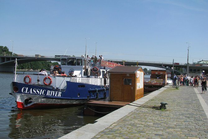 1 hour Prague Panoramic Vltava River sightseeing Cruise - An In-Depth Look at the Experience