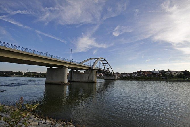 1-way Prague to Vilshofen private transfer - Mercedes Benz - up to 7 passengers - In-Depth Review: What’s It Like to Travel in Style from Prague to Vilshofen?